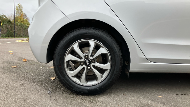 Hyundai i20 1.2 MPi SE 5dr Petrol Hatchback